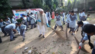 PM मोदी ने गांधी जयंती के अवसर पर स्वच्छता अभियान में लिया भाग