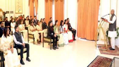 लोक सेवा, वंचितों की सेवा करने का सुअवसर : राज्यपाल श्री पटेल