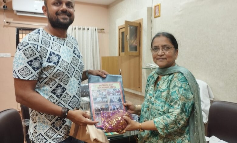 अलका पाटनी ने छत्तीसगढ़ राज्य बाल कल्याण परिषद को दान किया 1 लाख रु.