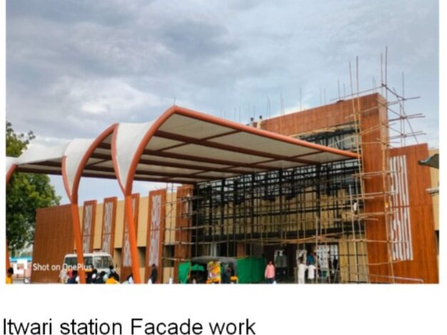 तीन प्रमुख रेलवे स्टेशन बिलासपुर, रायपुर एवं दुर्ग का पुनर्विकास