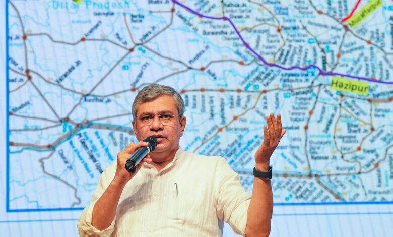 मोदी कैबिनेट ने 6,798 करोड़ रुपये की दो परियोजनाओं को दी मंजूरी मोदी कैबिनेट ने 6,798 करोड़ रुपये की दो परियोजनाओं को दी मंजूरी