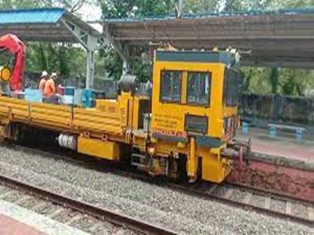 पिछले 6 महीनों में ट्रैक मशीनों से 104 किलोमीटर ट्रैक रिन्यूअल, 133 किलोमीटर में गिट्टी की छनाई