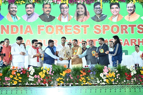 मुख्यमंत्री ने T20 क्रिकेट टीम के कप्तान सूर्य कुमार यादव का किया सम्मान