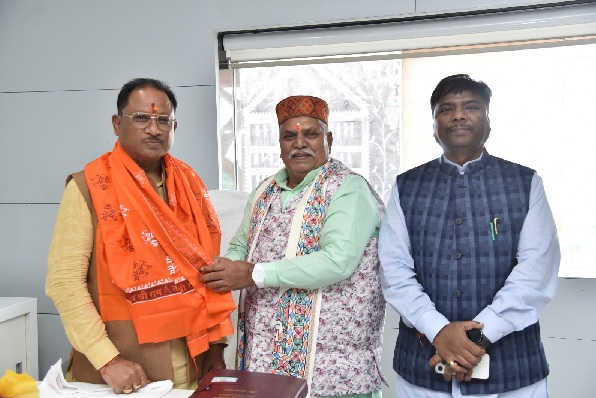 मुख्यमंत्री से बिहार के वन एवं सहकारिता मंत्री डॉ प्रेम कुमार ने की मुलाकात