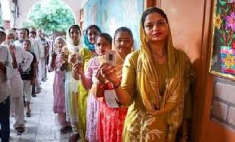 हरियाणा विधानसभा चुनाव : शाम 4 बजे तक 54.3% मतदान, फर्जी मतदान को लेकर दो पक्षों में झड़प हरियाणा विधानसभा चुनाव : शाम 4 बजे तक 54.3% मतदान, फर्जी मतदान को लेकर दो पक्षों में झड़प