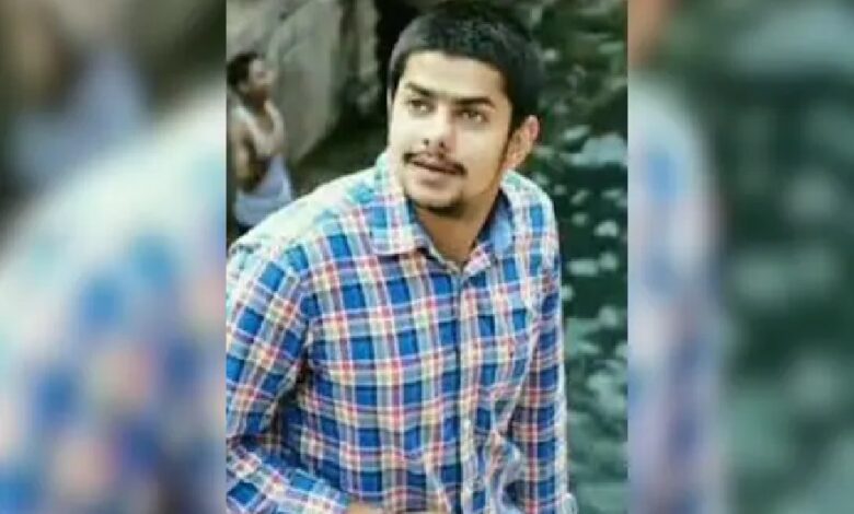 अनमोल बिश्नोई पर 10 लाख रुपये का इनाम, जानें वजह अनमोल बिश्नोई पर 10 लाख रुपये का इनाम, जानें वजह