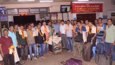 ढोल-नंगाड़े के साथ जोरदार स्वागत और माला पहनाकर भारतीय सैनिकों को दी गई विदाई