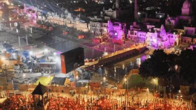 हजारों दीप मालिकाओं से जगमग हुए सरयू के घाट