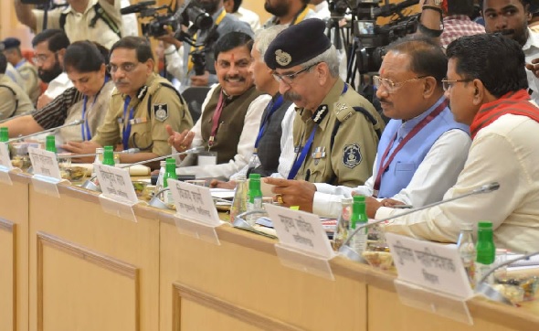 सीएम और डिप्टी सीएम नक्सल प्रभावित राज्यों की बैठक में हुए शामिल