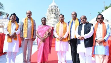 राष्ट्रपति ने देशवासियों के सुख-समृद्धि और निरंतर प्रगति के लिए आशीर्वाद मांगा