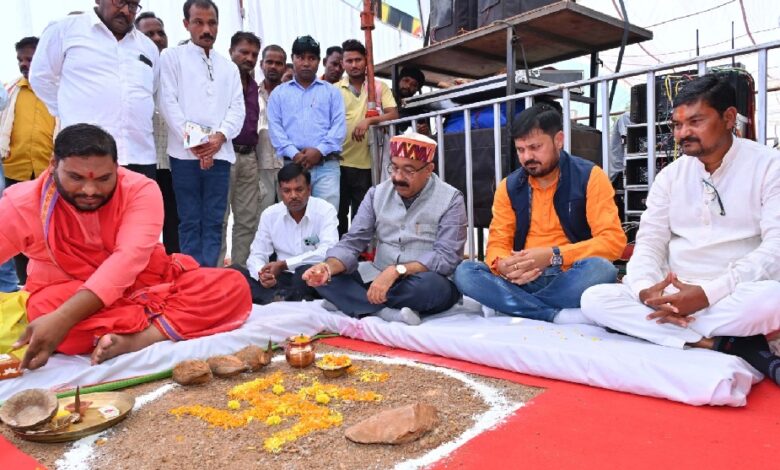 20.13 करोड़ के विकास और निर्माण कार्यों का लोकार्पण-भूमिपूजन, हितग्राहियों को चेक भी बांटे