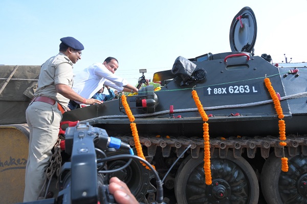 भीष्म टी-90 टैंक और आर्टिलरी पहुंची राजधानी, शहर में जोरदार स्वागत