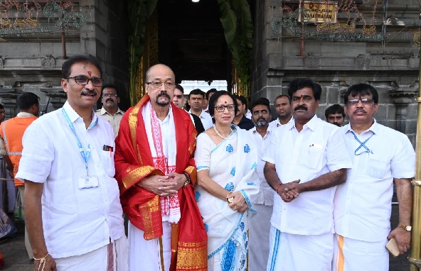 राज्यपाल ने तिरुपति में पूजा-अर्चना बालाजी से देशवासियों के सुख-समृद्धि की कामना