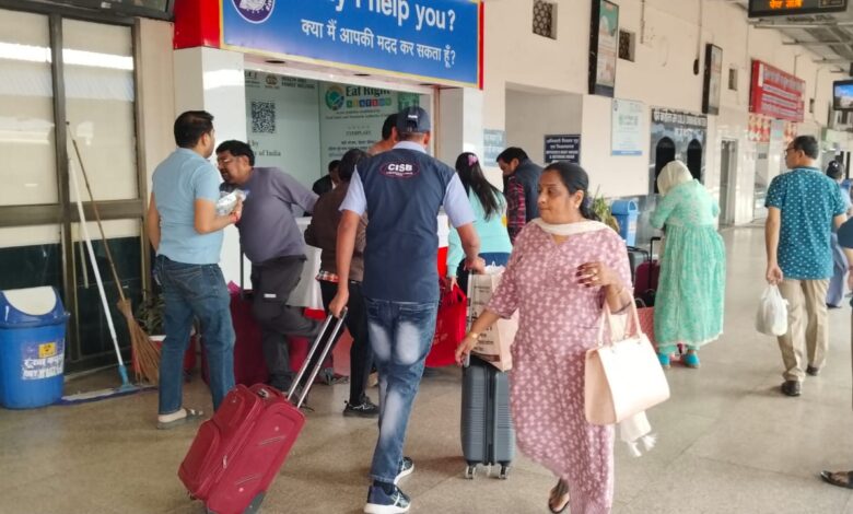 रायपुर, दुर्ग स्टेशनों पर लगाये अतिरिक्त अधिकारी एवं स्टाफ