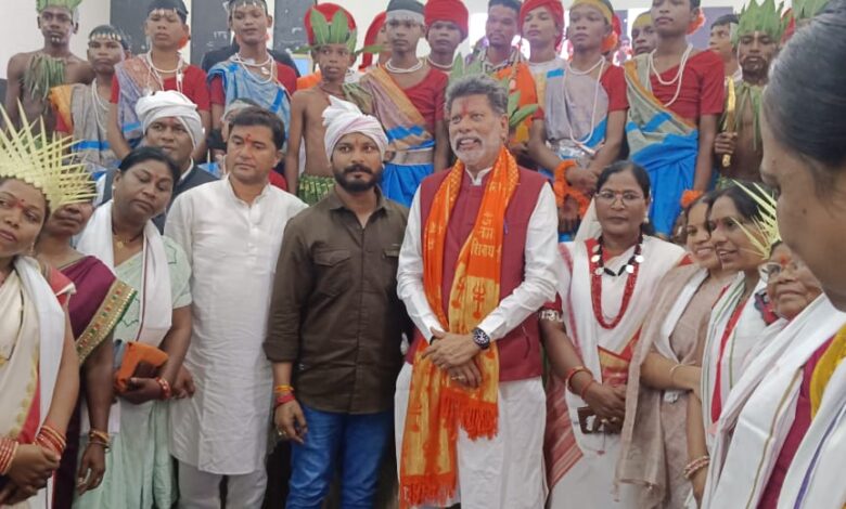 जावंगा ऑडिटोरियम में उत्साह के साथ मनाया गया जनजातीय गौरव दिवस जावंगा ऑडिटोरियम में उत्साह के साथ मनाया गया जनजातीय गौरव दिवस