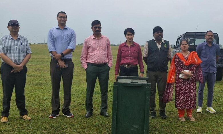 बागबाहरा जंगल से रेस्क्यू कर सफेद पूंछ वाले बीमार गिद्ध की बचाई गई जान बागबाहरा जंगल से रेस्क्यू कर सफेद पूंछ वाले बीमार गिद्ध की बचाई गई जान