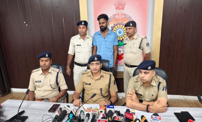 नशे के सौदागर को पुलिस ने पकड़ा, 20 लाख की अफीम बरामद