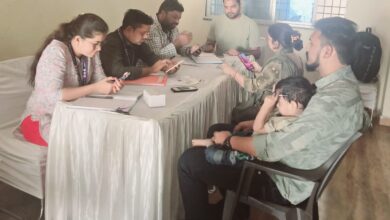 निगम के जोनों में वार्डवार शिविर लगाकर छूटे हुए नागरिकों के बनवा रहे आयुष्मान कार्ड 