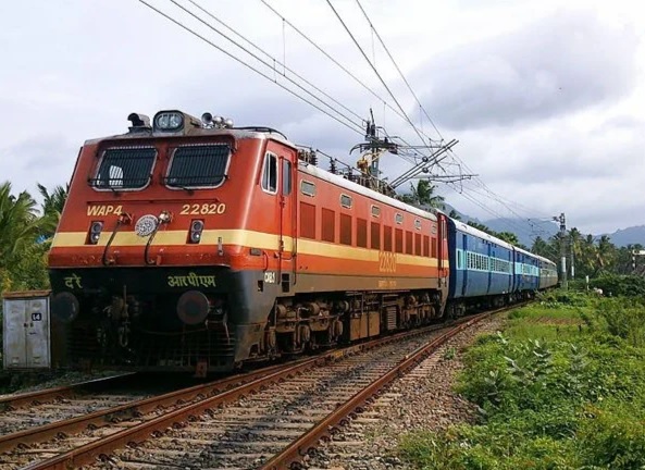 इस बार पिछले बार ली अपेक्षा पूजा विशेष गाड़ियाँ डबल चली