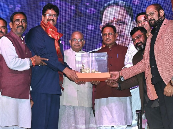 CM छत्तीसगढ़ सीमेंट ट्रांसपोर्ट वेलफेयर एसोसिएशन के दीपावली मिलन समारोह में हुए शामिल CM छत्तीसगढ़ सीमेंट ट्रांसपोर्ट वेलफेयर एसोसिएशन के दीपावली मिलन समारोह में हुए शामिल