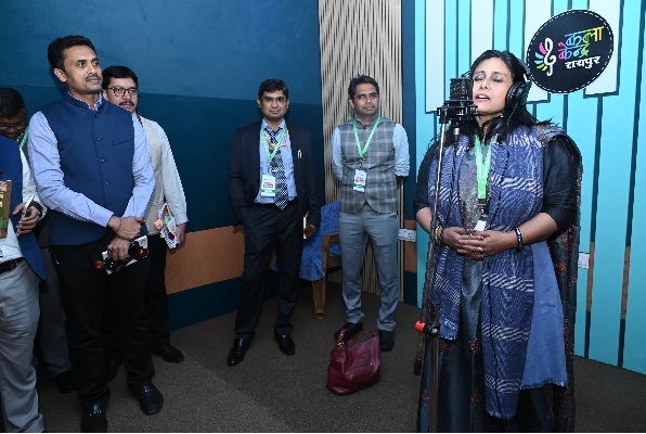 गुड गवर्नेंस के रीजनल काॅफ्रेंस में आए देशभर के वरिष्ठ प्रशासनिक अधिकारी एवं विशेषज्ञ पहुंचे नालंदा लाइब्रेरी एवं कला केंद्र को सराहा