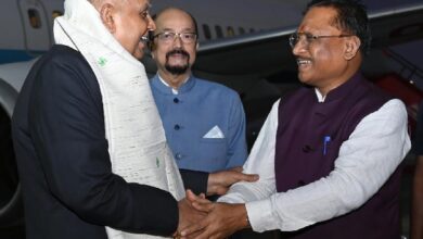 रायपुर पहुँचे उपराष्ट्रपति जगदीप धनखड़, राज्य अलंकरण से विभूतियों का करेंगे सम्मान