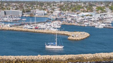 नाविका सागर परिक्रमा II आईएनएसवी तारिणी नौका पहुंची ऑस्ट्रेलिया के फ्रीमैंटल