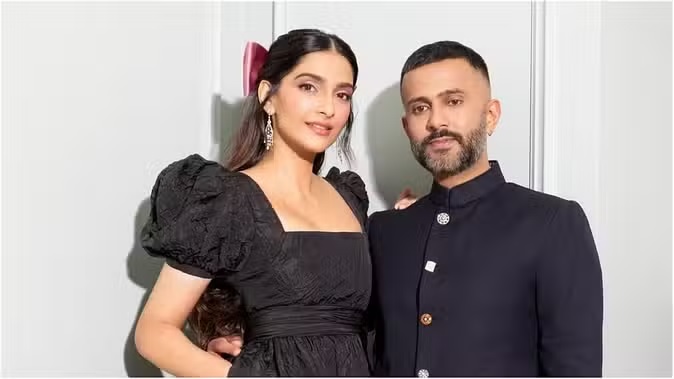 इस एक्ट्रेस के पति स्टोर में आए नजर, सोशल मीडिया पर जीता दिल इस एक्ट्रेस के पति स्टोर में आए नजर, सोशल मीडिया पर जीता दिल