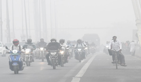 राजधानी का वायु प्रदूषण खतरनाक स्तर पर पहुंचा, भारी वाहनों के आवागमन की पाबंदी