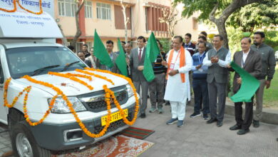 मंत्री श्री जोराराम कुमावत ने तरल नत्रजन परिवहन वाहन को हरी झंडी दिखाकर किया रवाना