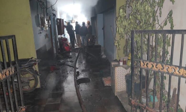 पति और पत्नी के बीच झगड़े के बाद घर में लगाई आग, सिलेंडर हुआ ब्लास्ट, मौत