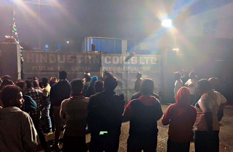 सिलतरा के फैक्ट्री में बड़ा हादसा : क्रेन गिरने से दबने पर दो मजदूरों की मौत