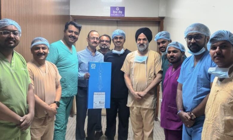 धमनी में जमे कैल्शियम को नसों के अंदर महीन चूर्ण के रूप में पीसकर निकाला