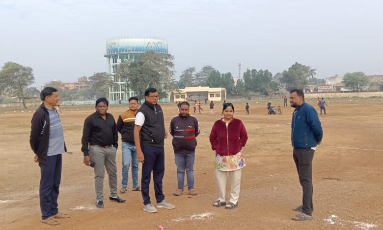 स्वास्थ्य अधिकारी ने सफाई गैंग का किया औचक निरीक्षण, कम कर्मचारी मिले, ठेका निरस्त करने दिए निर्देश