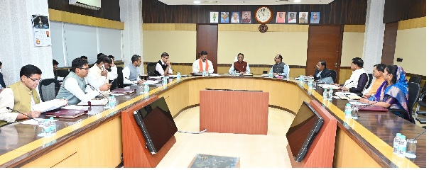 साय कैबिनेट का फैसला : पुलिस में भर्ती ऊंचाई और सीना के मापदंड में मिलेगा छूट