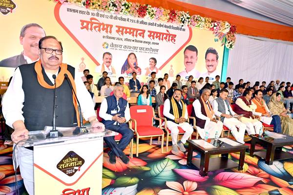 हर सरकारी स्कूल की प्रत्येक कक्षा को बनाया जायेगा डिजिटल