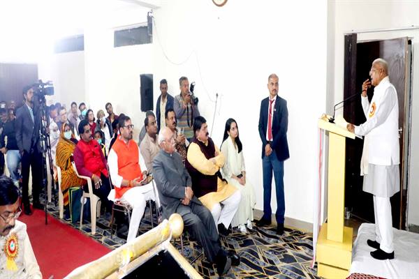 टी.बी. को हराने और देश को जिताने में लगाए पूरी शक्ति और जोश : राज्यपाल पटेल टी.बी. को हराने और देश को जिताने में लगाए पूरी शक्ति और जोश : राज्यपाल पटेल