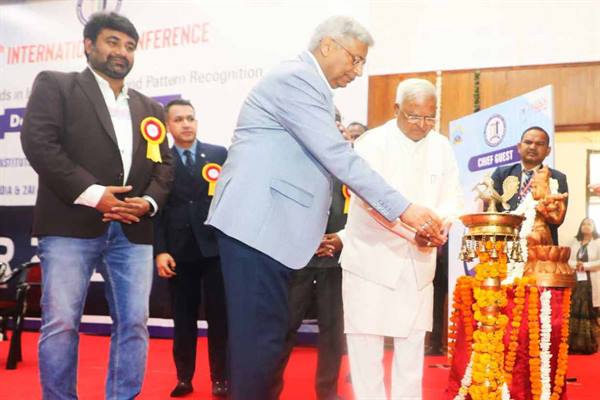 साइबर क्राइम के बदलते स्वरूप से समाज को जागरूक करना जरूरी: राज्यपाल साइबर क्राइम के बदलते स्वरूप से समाज को जागरूक करना जरूरी: राज्यपाल