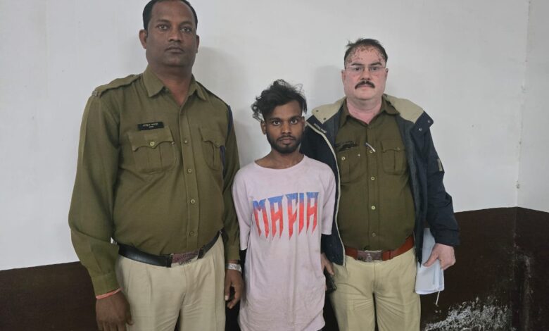 अवैध प्रतिबंधित टेबलेट बिक्री करने वाले को पुलिस ने पकड़ा अवैध प्रतिबंधित टेबलेट बिक्री करने वाले को पुलिस ने पकड़ा