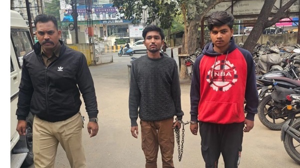 ई-कॉमर्स से खरीदी करने वालों को लगा रहे थे चूना, धरे गए ई-कॉमर्स से खरीदी करने वालों को लगा रहे थे चूना, धरे गए