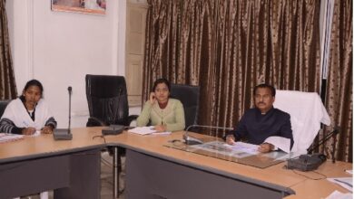 लंबित पेंशन प्रकरणों पर कमिश्नर नाराज, छह महीने पहले प्रकरण तैयार कर जांच के लिए भेजने के दिए निर्देश 