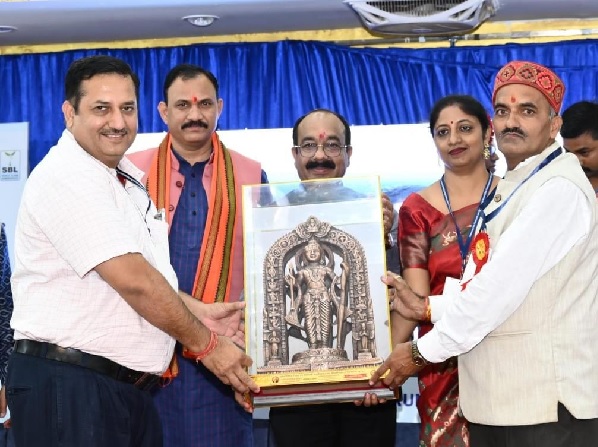 होम्योपैथी प्रतिरोधक क्षमता बढ़ाकर रोगों को ठीक करने में सक्षम : उपमुख्यमंत्री होम्योपैथी प्रतिरोधक क्षमता बढ़ाकर रोगों को ठीक करने में सक्षम : उपमुख्यमंत्री