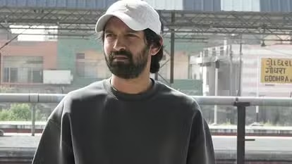 बॉलीवुड अभिनेता विक्रांत मैसी ने किया अभिनय से संन्यास लेने का एलान बॉलीवुड अभिनेता विक्रांत मैसी ने किया अभिनय से संन्यास लेने का एलान