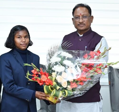 राष्ट्रीय जूडो खिलाड़ी हेमबती ने मुख्यमंत्री से कहा ओलंपिक में मेडल लेकर आना मेरा सपना राष्ट्रीय जूडो खिलाड़ी हेमबती ने मुख्यमंत्री से कहा ओलंपिक में मेडल लेकर आना मेरा सपना