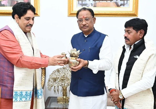 योगी आदित्यनाथ ने मुख्यमंत्री साय को भेजा महाकुंभ में शामिल होने का आमंत्रण योगी आदित्यनाथ ने मुख्यमंत्री साय को भेजा महाकुंभ में शामिल होने का आमंत्रण