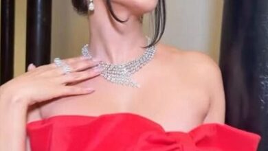 सनी लियोनी का ग्लैमरस लुक बटोर रहा सुर्खियां