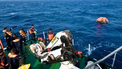 सागर में जहाज डूबने के बाद भारतीय तटरक्षक बल ने चालक दल के नौ सदस्यों को बचाया