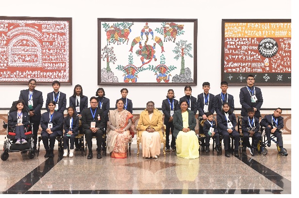 राष्ट्रपति ने प्रधानमंत्री राष्ट्रीय बाल पुरस्कार किए प्रदान