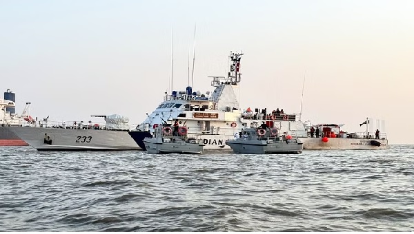 मुंबई नौका दुर्घटना में मृतकों के परिजनों को राहत कोष से 2-2 लाख रुपए