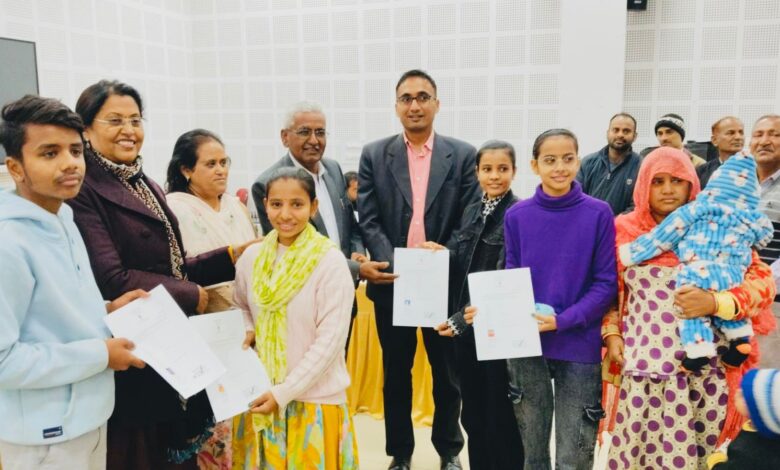 जोधपुर में 45 पाक विस्थापितों को भारतीय नागरिकता एवं 29 को स्वीकृति पत्र सौंपे